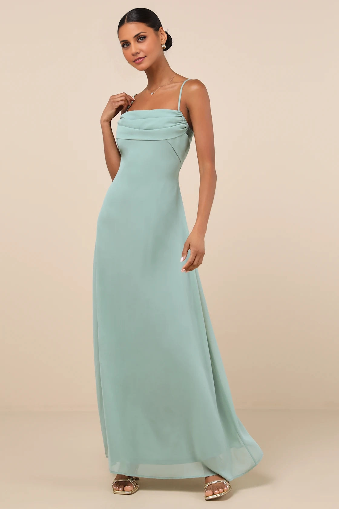 LANQI's flowing woven thin shoulder straps, sleeveless tight corset, pleated sleeveless Homecoming Dresses